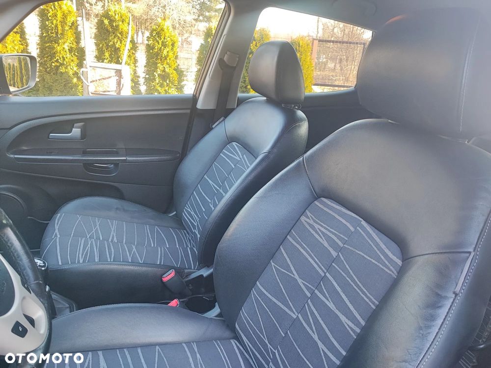 Kia Venga 1.4 CRDi 90 Vision - 18