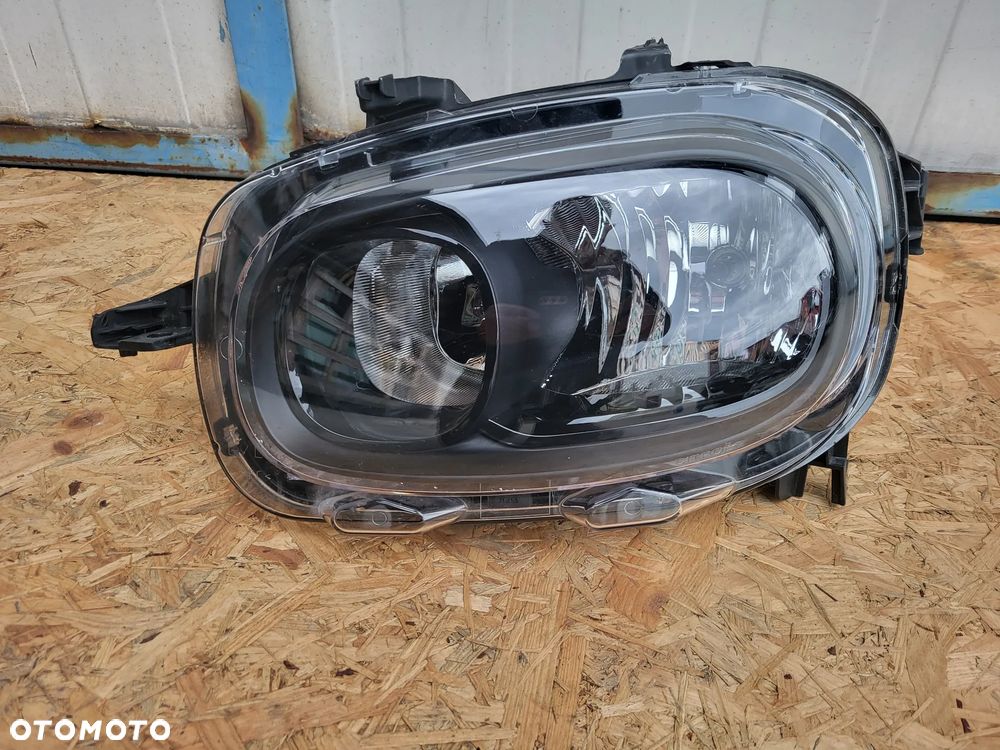 Lampa przednia lewa Citroen C3 III - 1