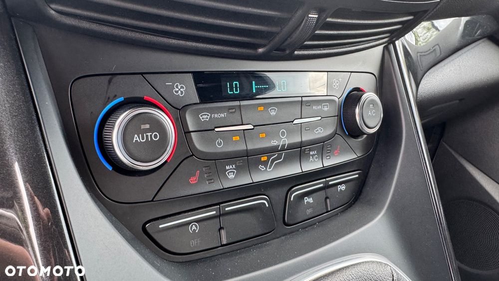 Ford Kuga 1.5 EcoBoost 2x4 ST-Line - 38