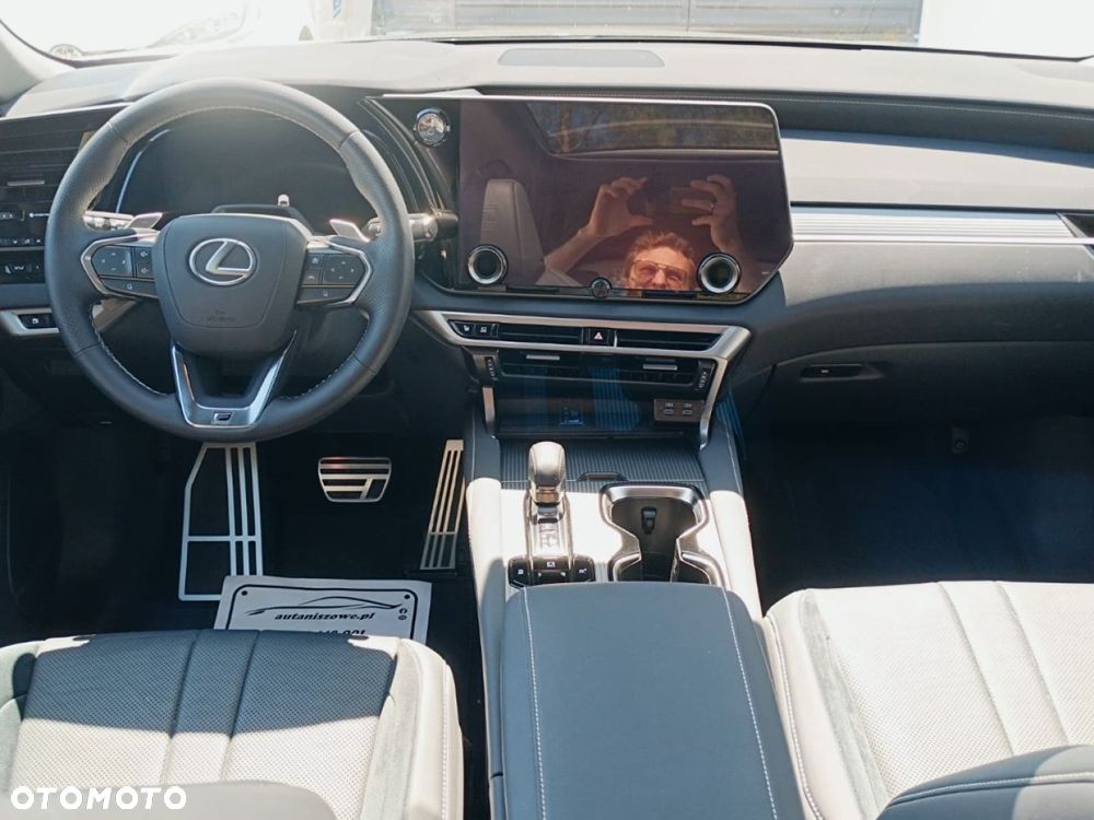Lexus RX - 21