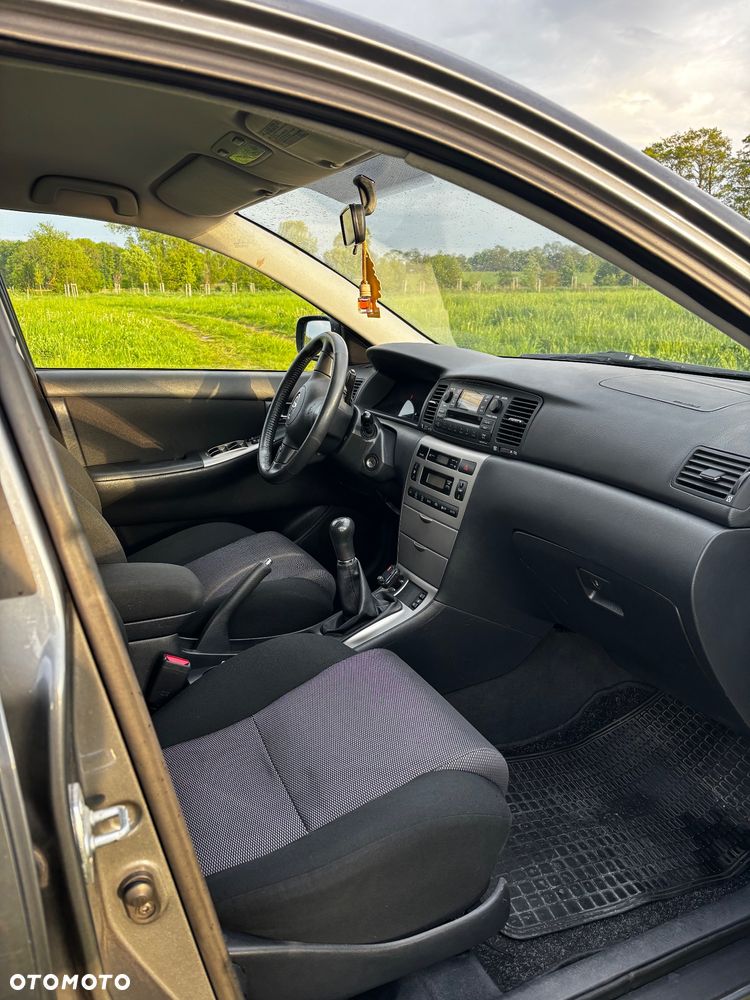 Toyota Corolla 1.6 VVT-i Sol - 7