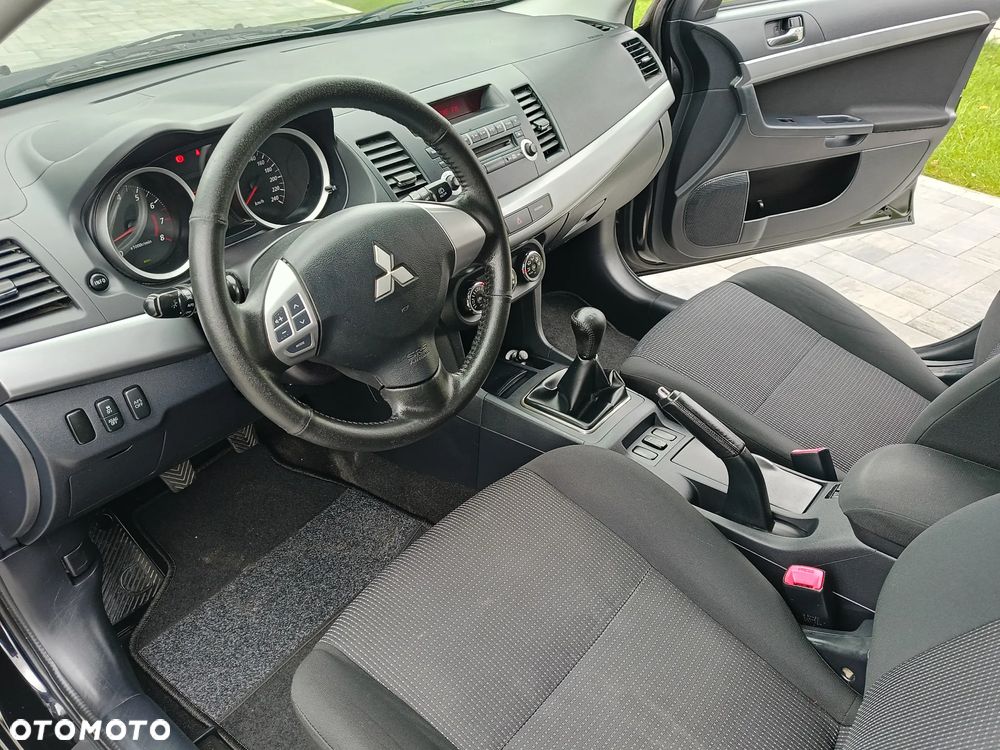 Mitsubishi Lancer - 7