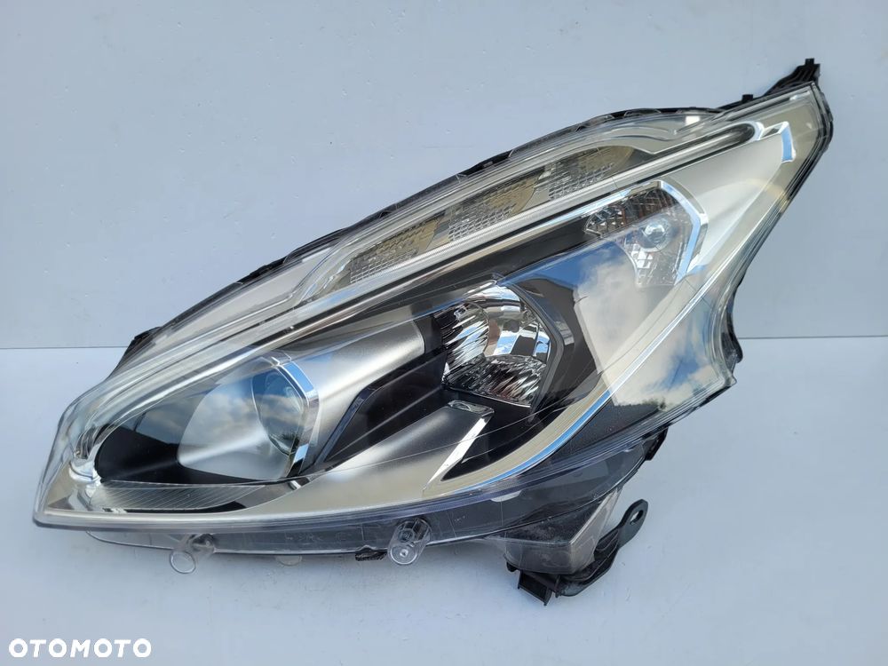 PEUGEOT 208 I LIFT LAMPA PRZOD LEWA SOCZEWKA LED
