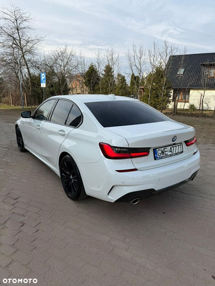 BMW Seria 3 320d Edition M Sport Shadow - 4
