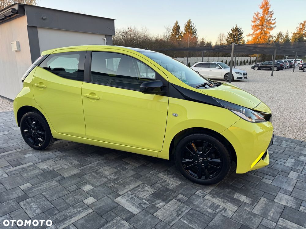 Toyota Aygo x mit x-business Paket - 6