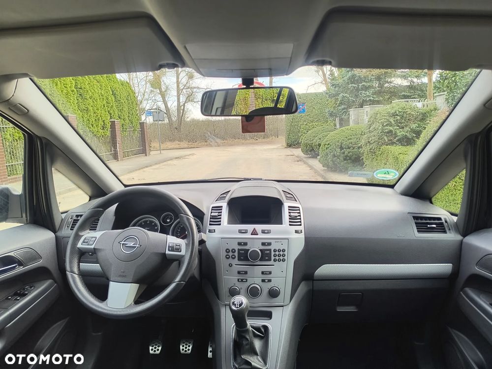 Opel Zafira - 11
