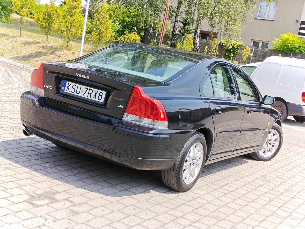 Volvo S60 2.4D5 Momentum - 1