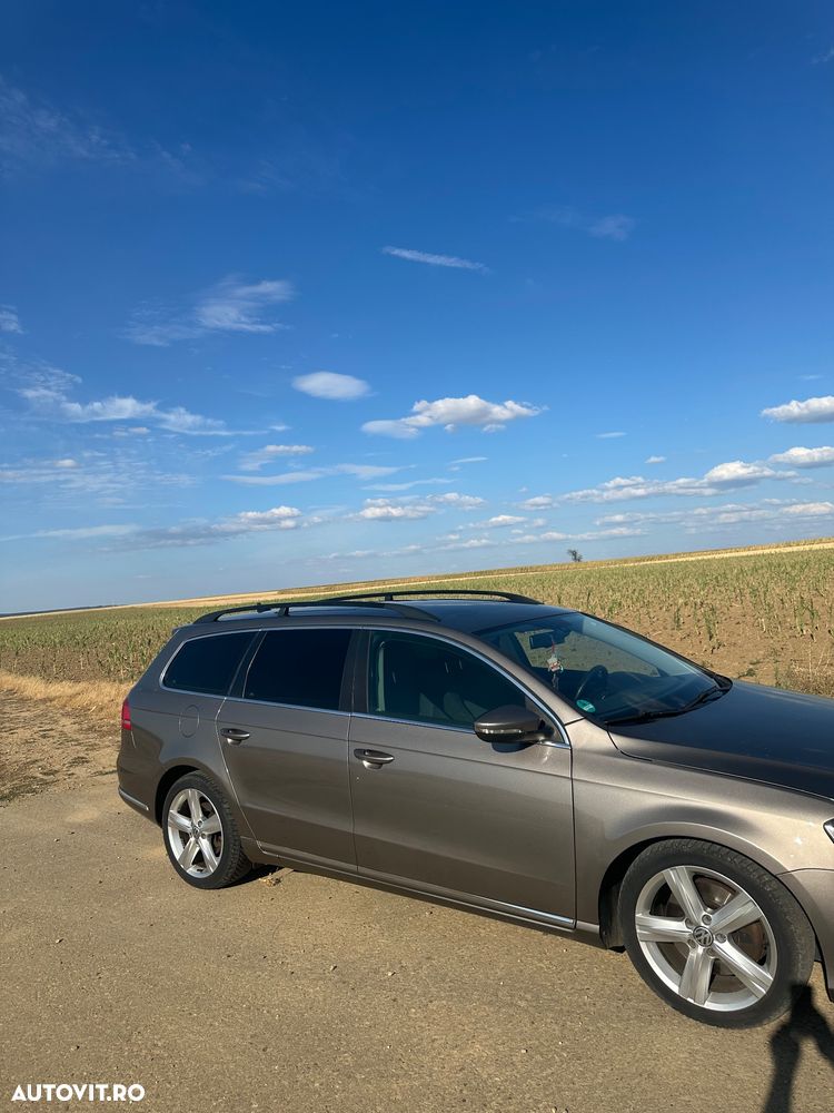 Volkswagen Passat 2.0 TDI Blue TDI Highline - 3