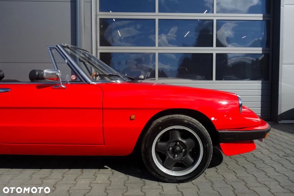 Alfa Romeo Spider - 4