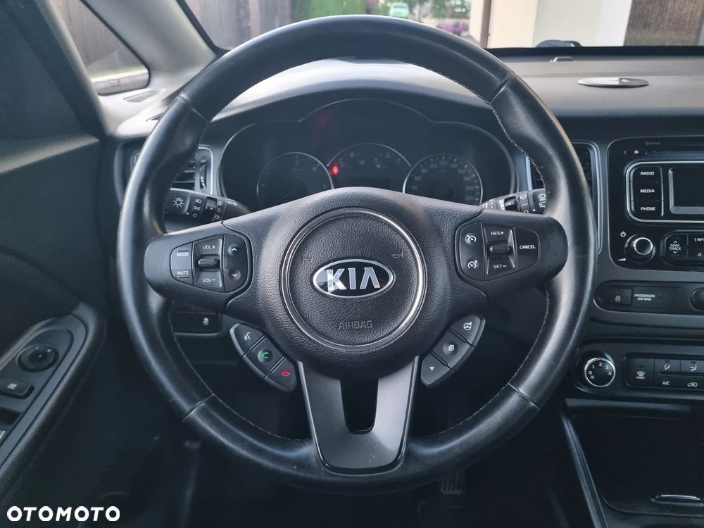 Kia Carens 1.7 CRDi 115 Fifa World Cup Edition - 22