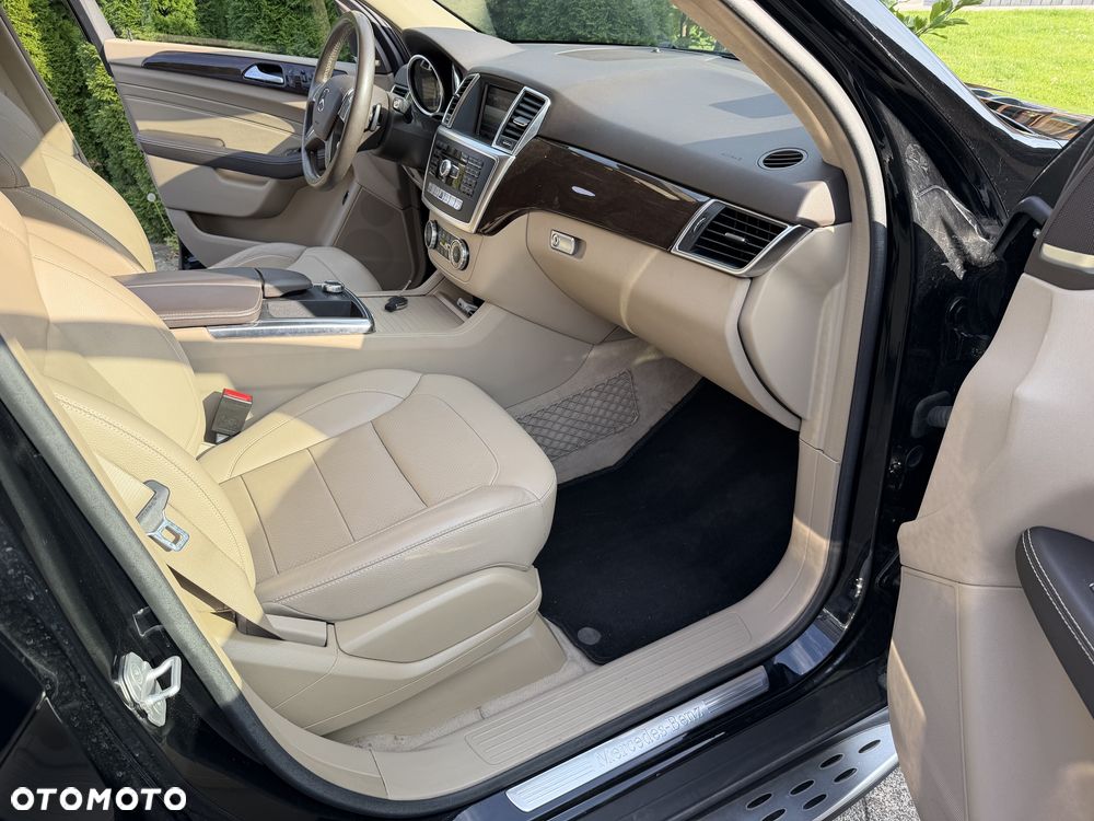 Mercedes-Benz ML - 14