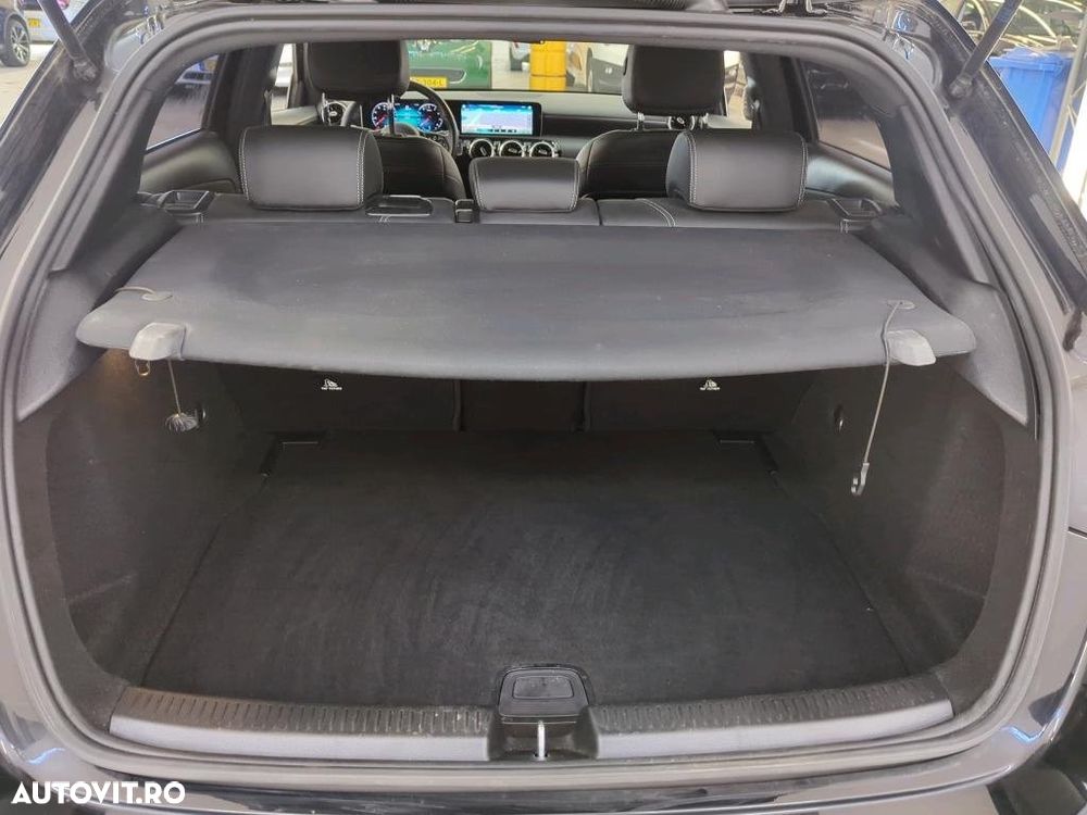 Mercedes-Benz A - 12