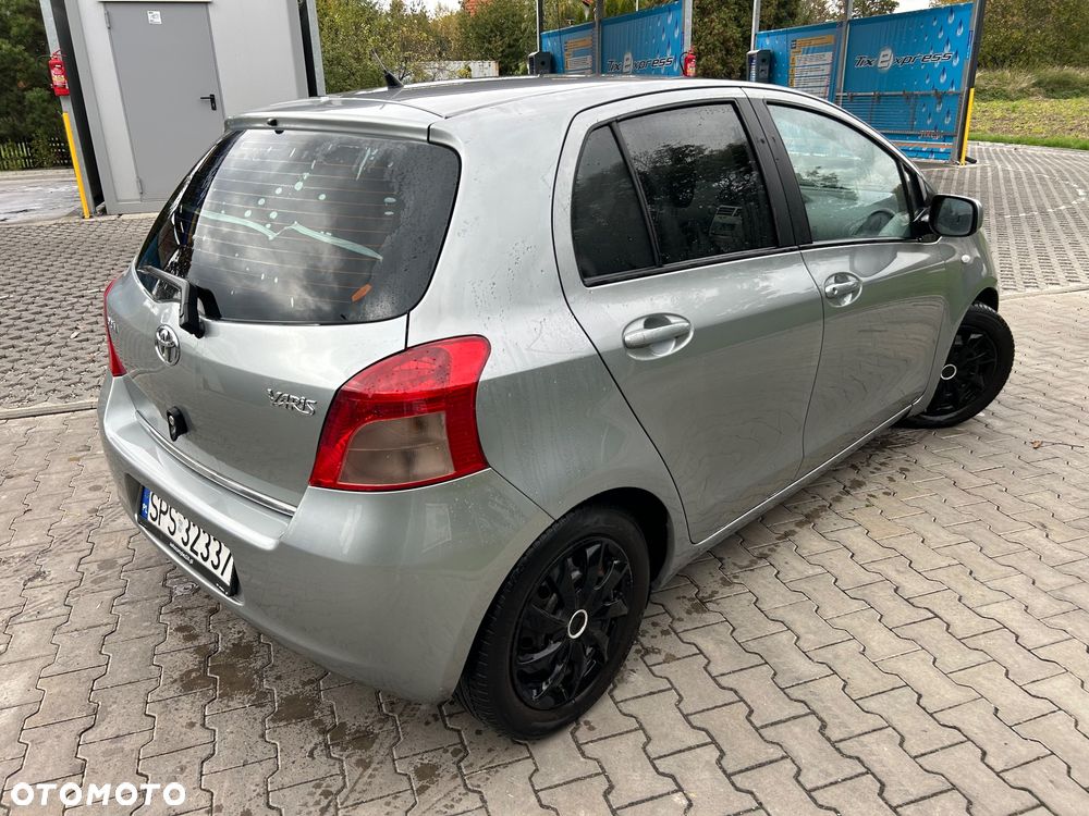 Toyota Yaris 1.3 VVT-i Cool - 17