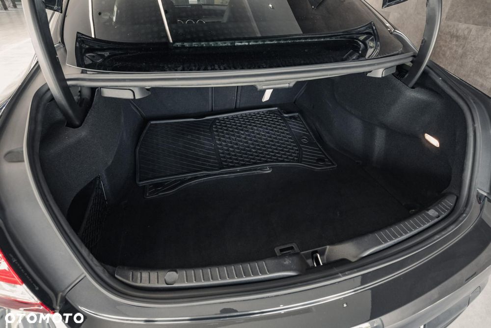 Mercedes-Benz Klasa C 300 9G-TRONIC - 37