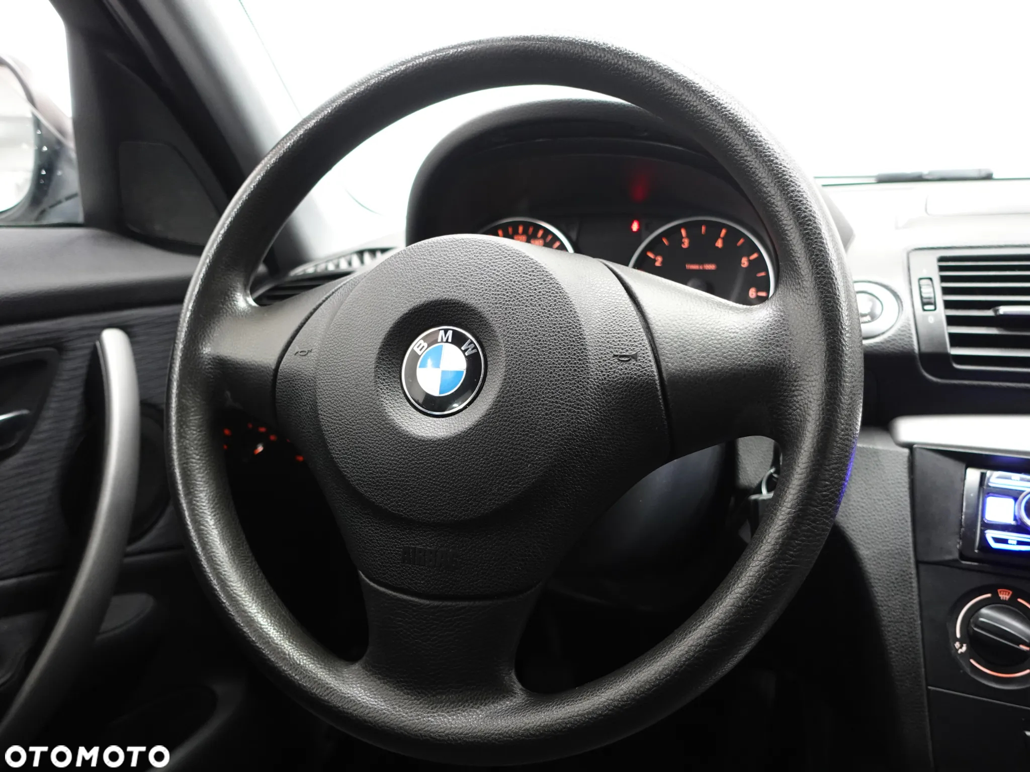 BMW Seria 1 116i - 35