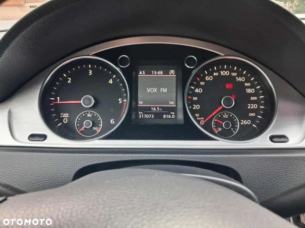 Volkswagen Passat 2.0 TDI Comfortline - 8