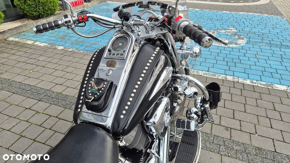 Suzuki Intruder - 11