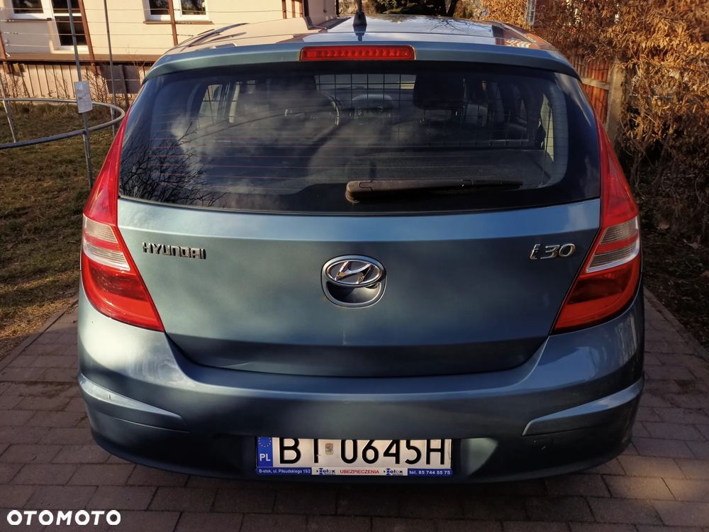 Hyundai i30 1.4 Base + - 9