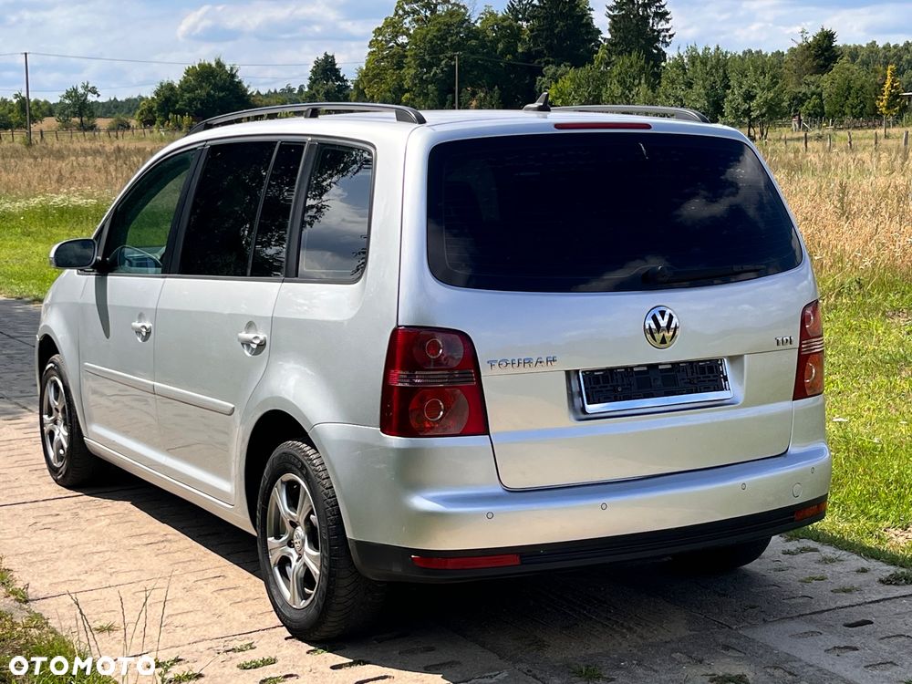 Volkswagen Touran 1.9 TDI DPF DSG Highline - 10