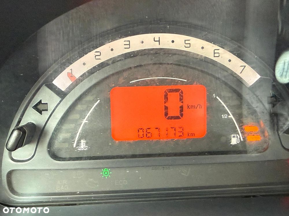 Citroën C2 1.1 SX - 2