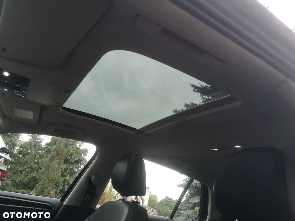 Volkswagen Golf 1.6 TDI DPF Highline - 14