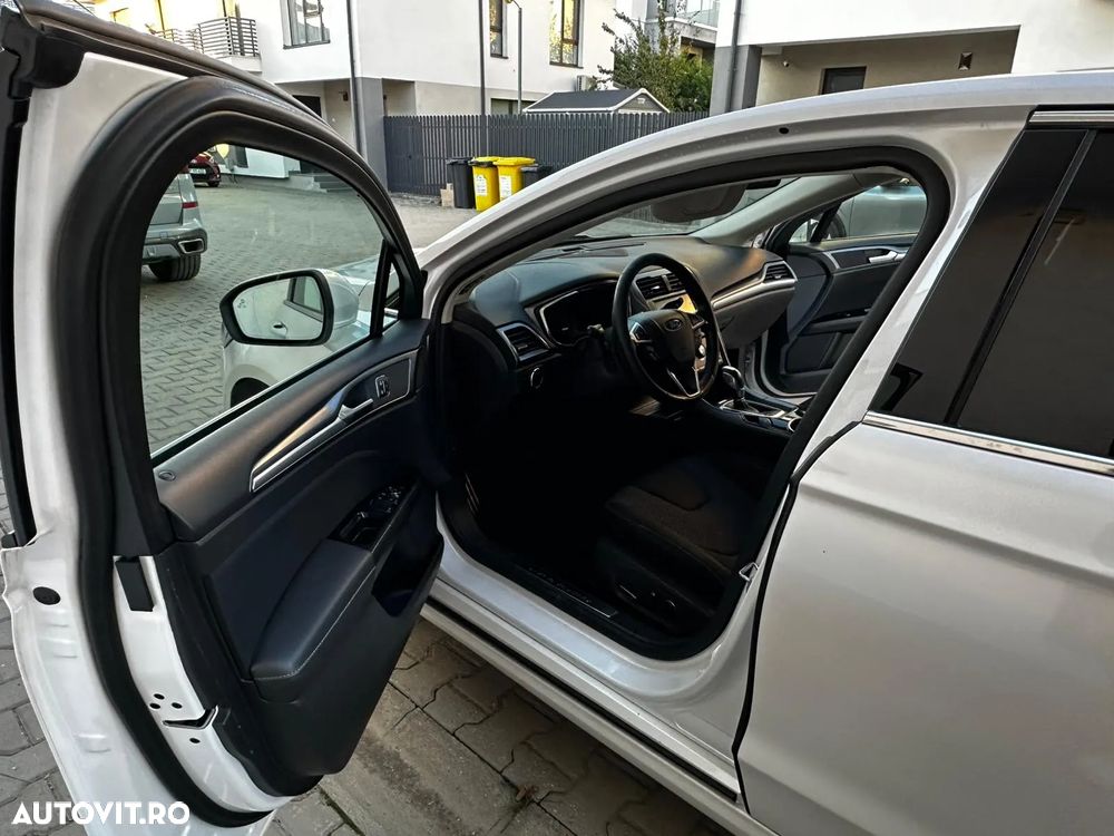 Ford Mondeo 2.0 EcoBoost Titanium - 9