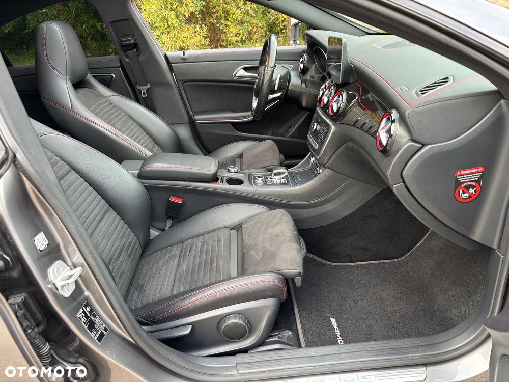 Mercedes-Benz CLA AMG 45 4-Matic - 28