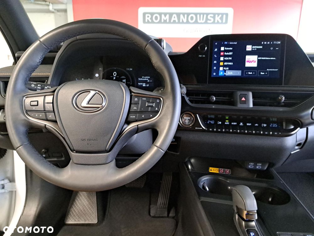 Lexus UX 300h Business - 14
