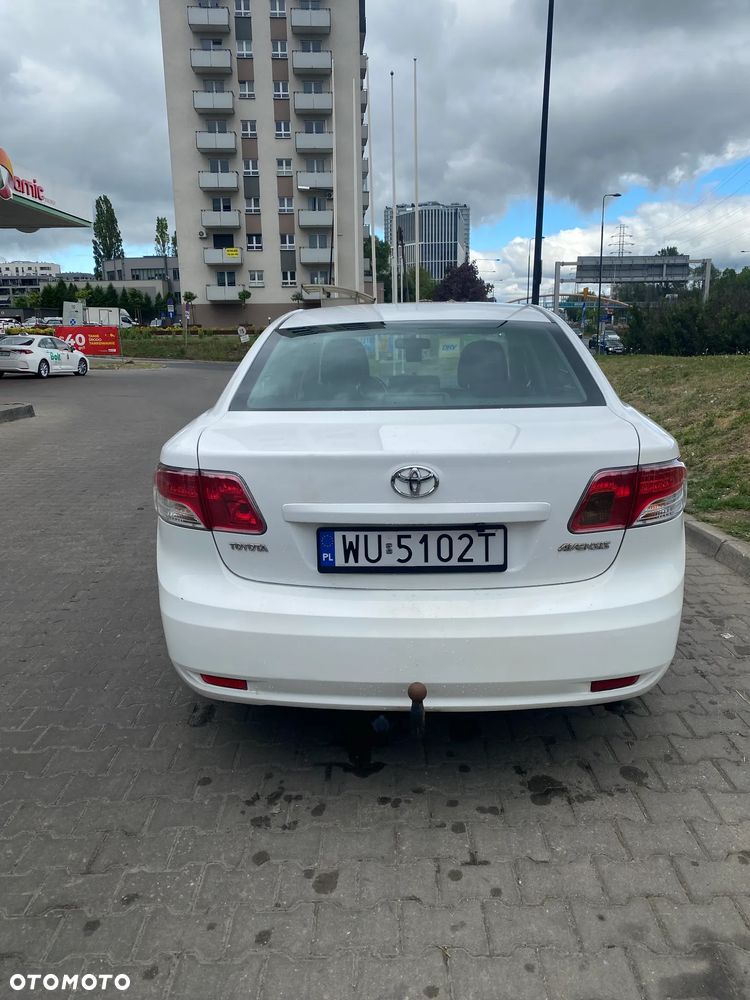 Toyota Avensis 1.6 - 3