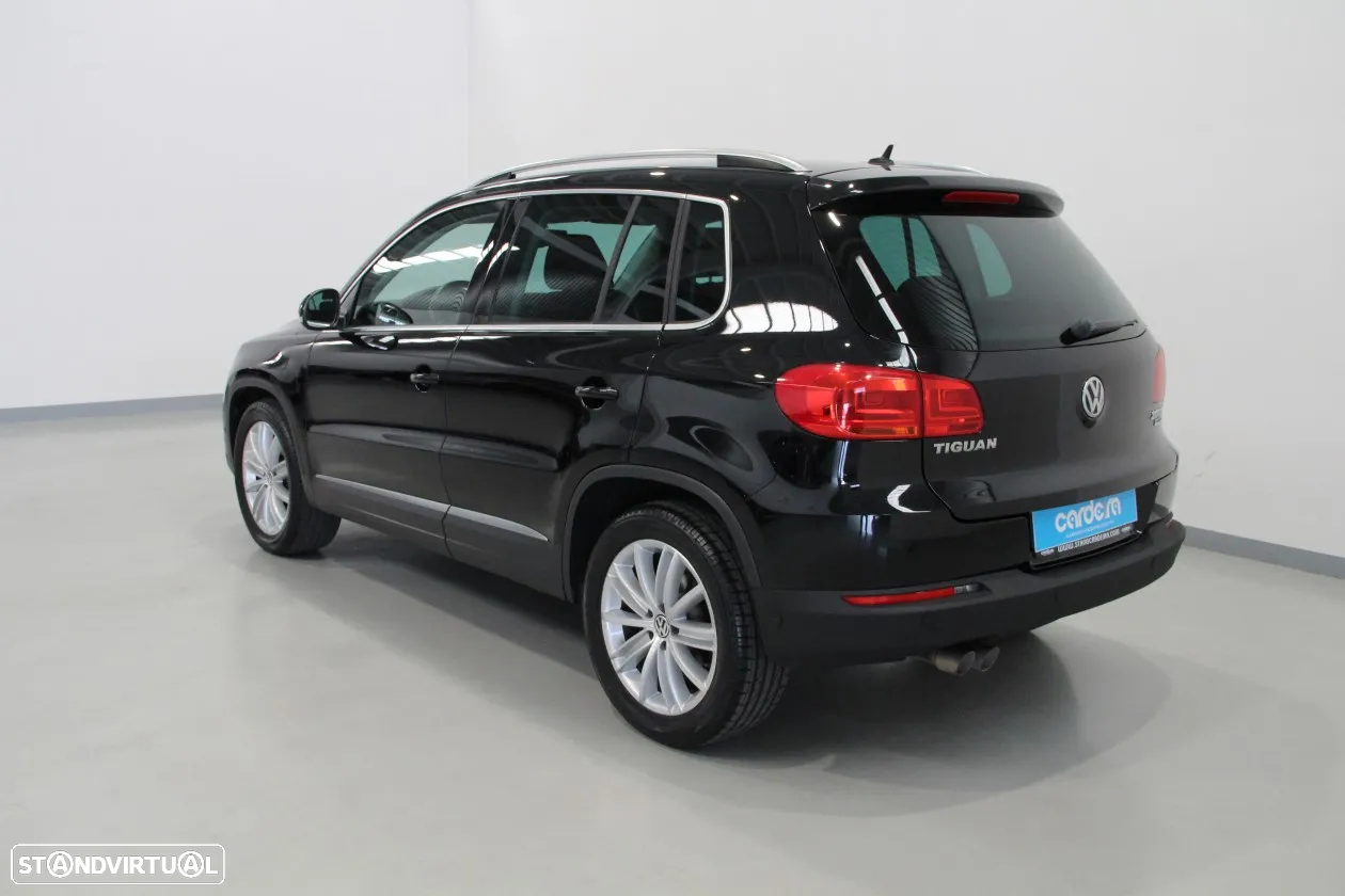 VW Tiguan 2.0 TDi Sport BlueMotion - 4