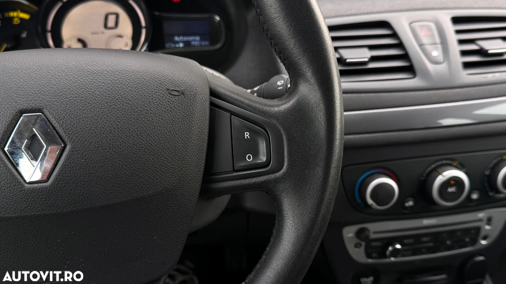 Renault Megane dCi 110 FAP LIMITED - 17