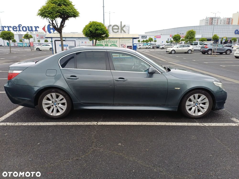 BMW Seria 5 520i - 4