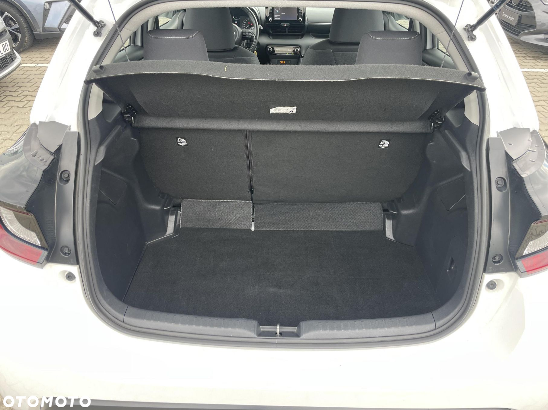 Toyota Yaris - 13
