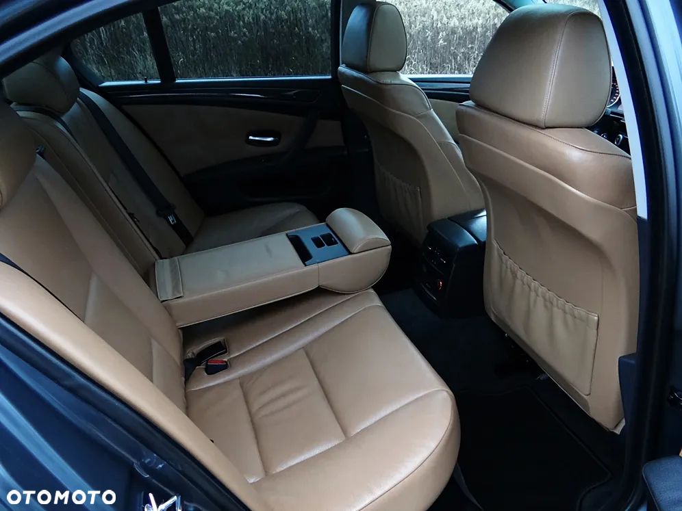 BMW Seria 5 525d Edition Lifestyle - 38