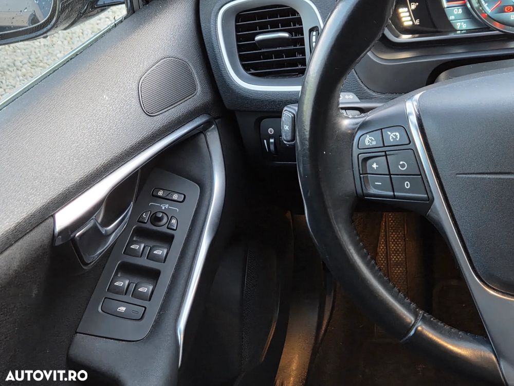 Volvo V40 D2 Momentum - 21