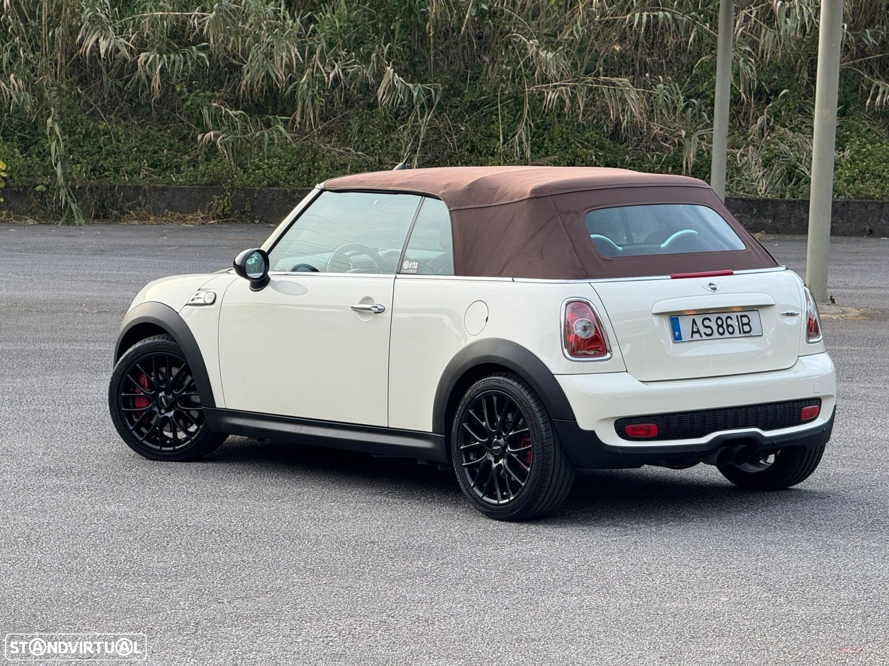 MINI Cabrio John Cooper Works - 23