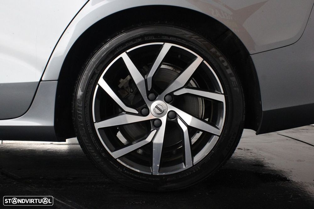 Volvo V60 2.0 T8 AWD TE Momentum - 30