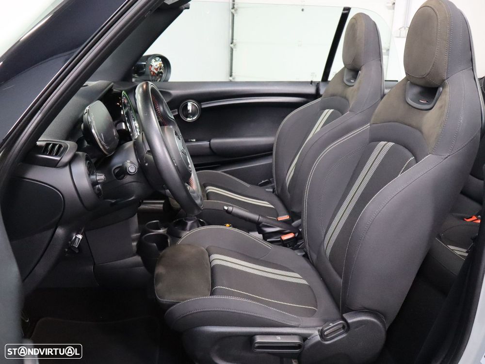 MINI Cabrio Cooper Premium Plus JCW Auto - 10