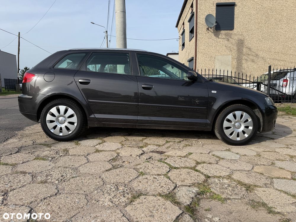 Audi A3 Sportback 1.6 FSI Ambition - 8