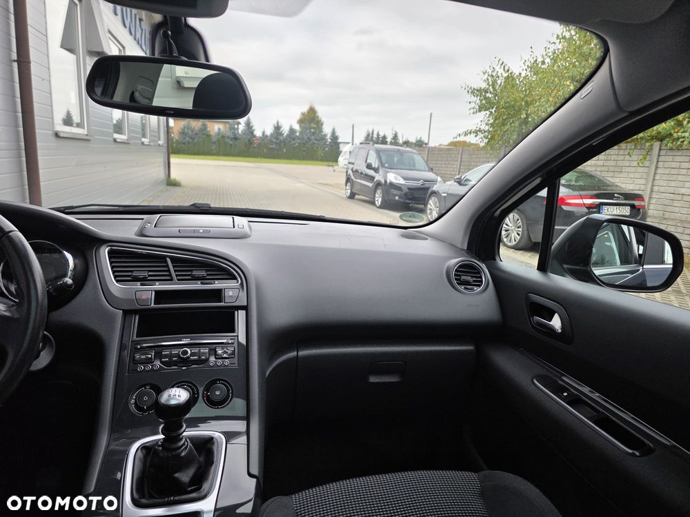Peugeot 5008 - 24