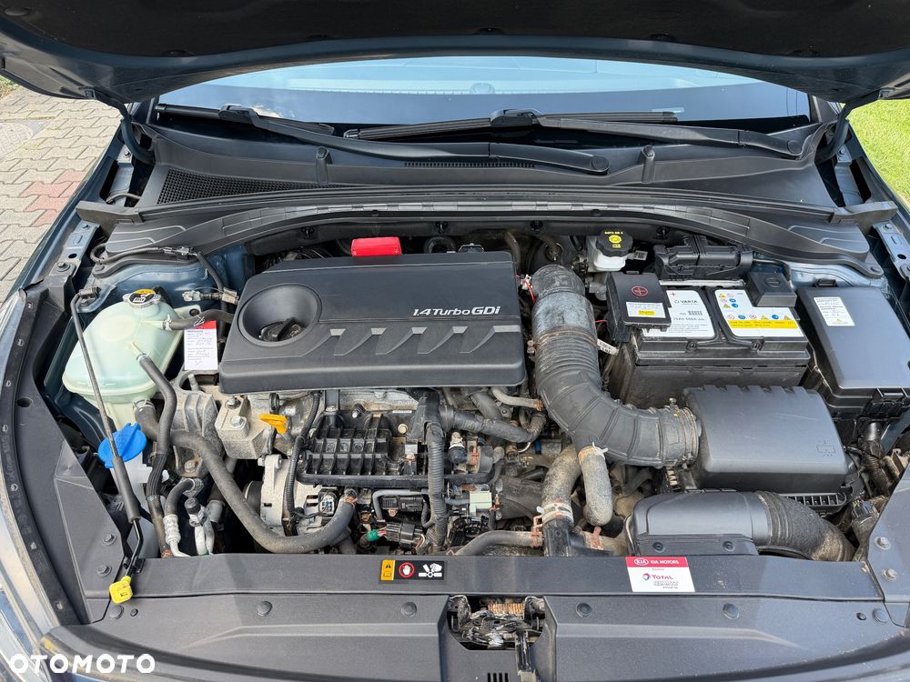 Kia Ceed 1.4 T-GDI DCT OPF Platinum Edition - 9