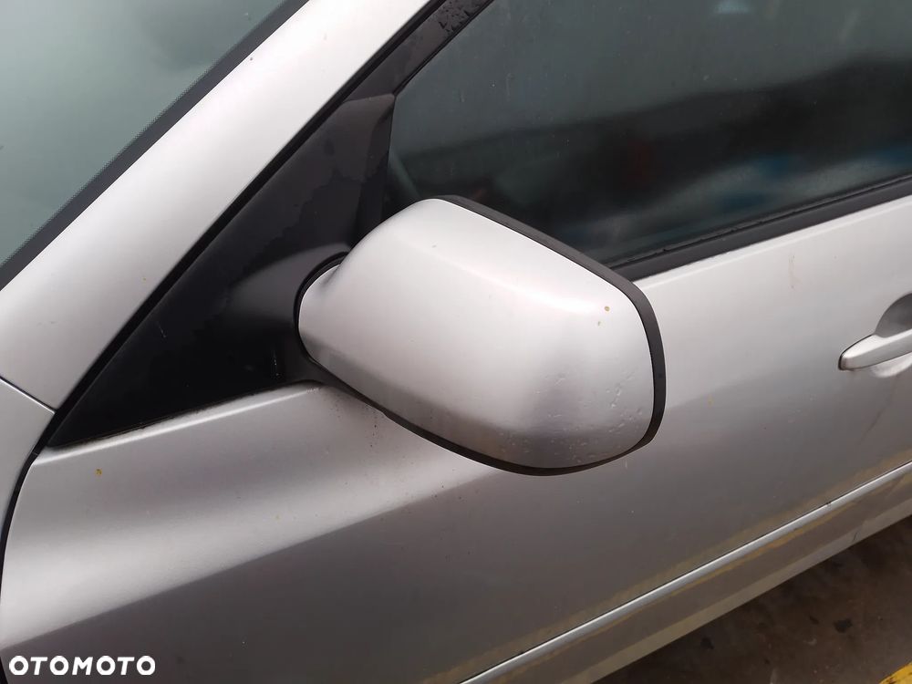 MAZDA 3 BK 1.6B 03-07 RADIO 22V - 25