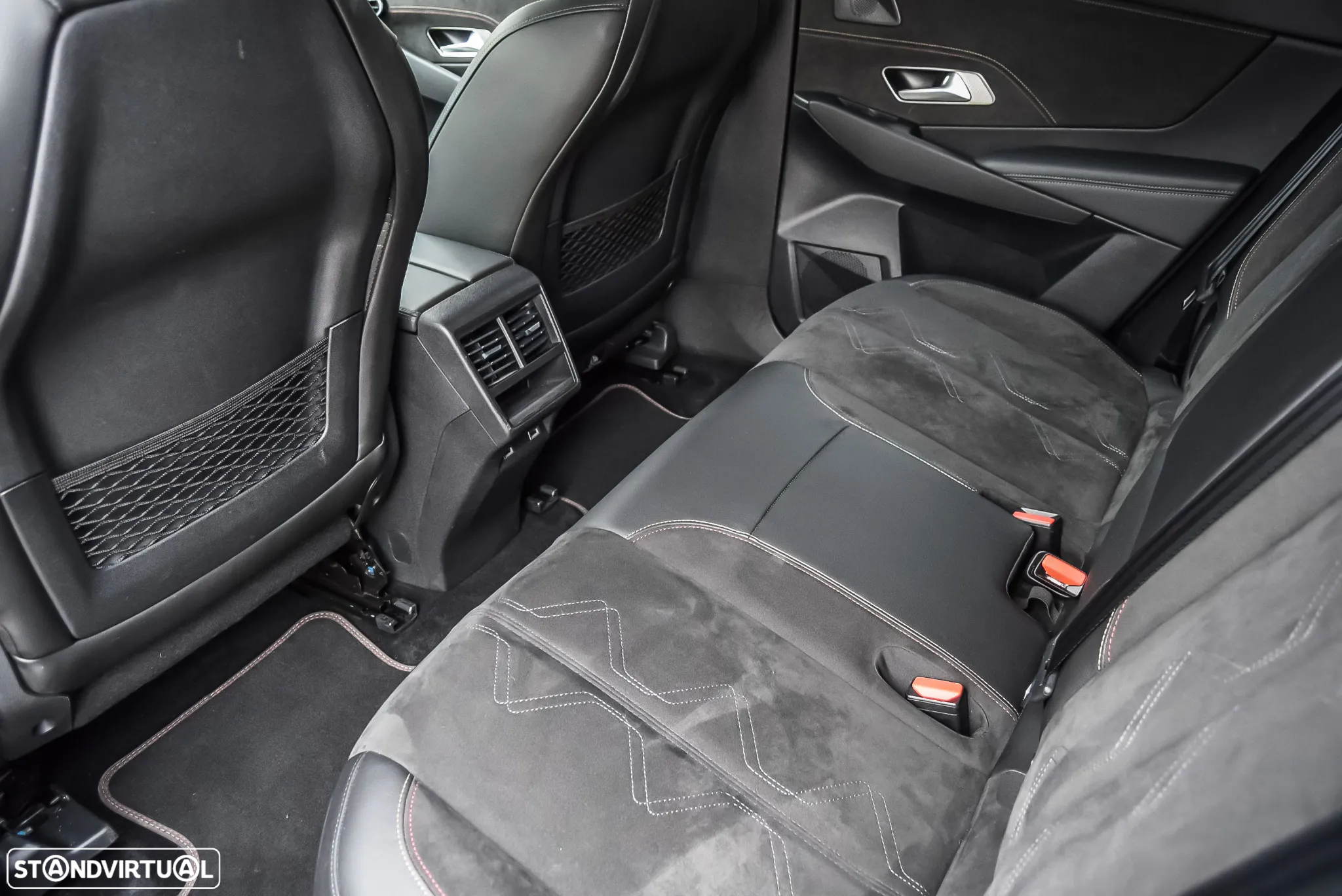 DS DS7 Crossback E-Tense Performance Line+ EAT8 - 13