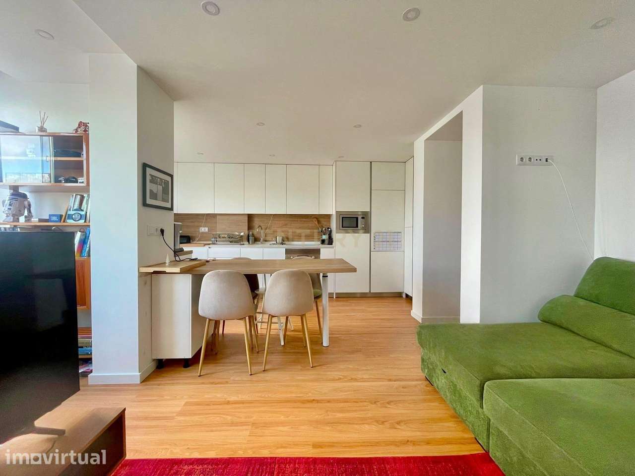 Apartamento T2 com Varanda em Localização Privilegiada - Grande imagem: 4/16