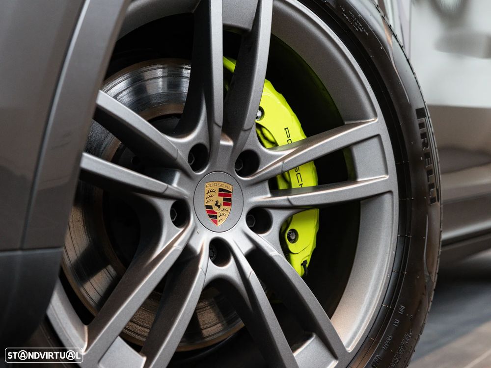 Porsche Cayenne Coupé E-Hybrid - 15