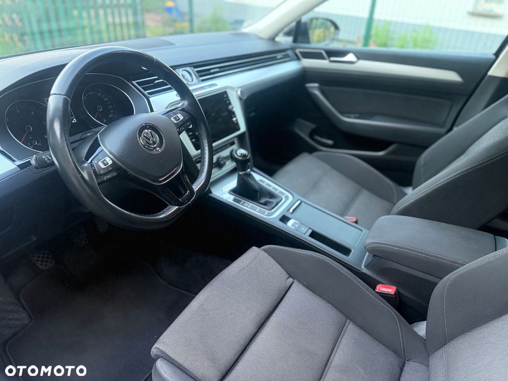 Volkswagen Passat 2.0 TDI BMT Comfortline - 19