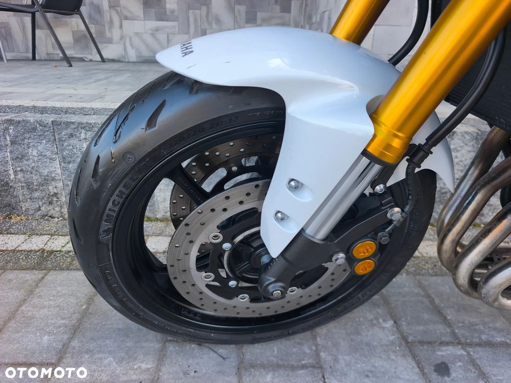 Yamaha FZ8 - 8