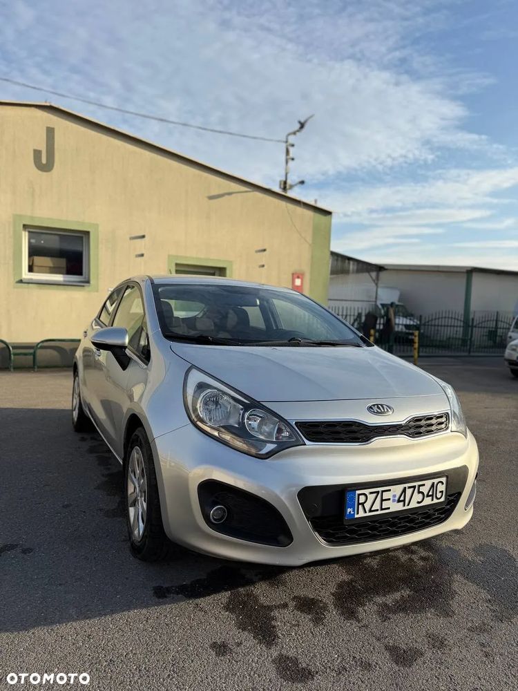 Kia Rio - 4