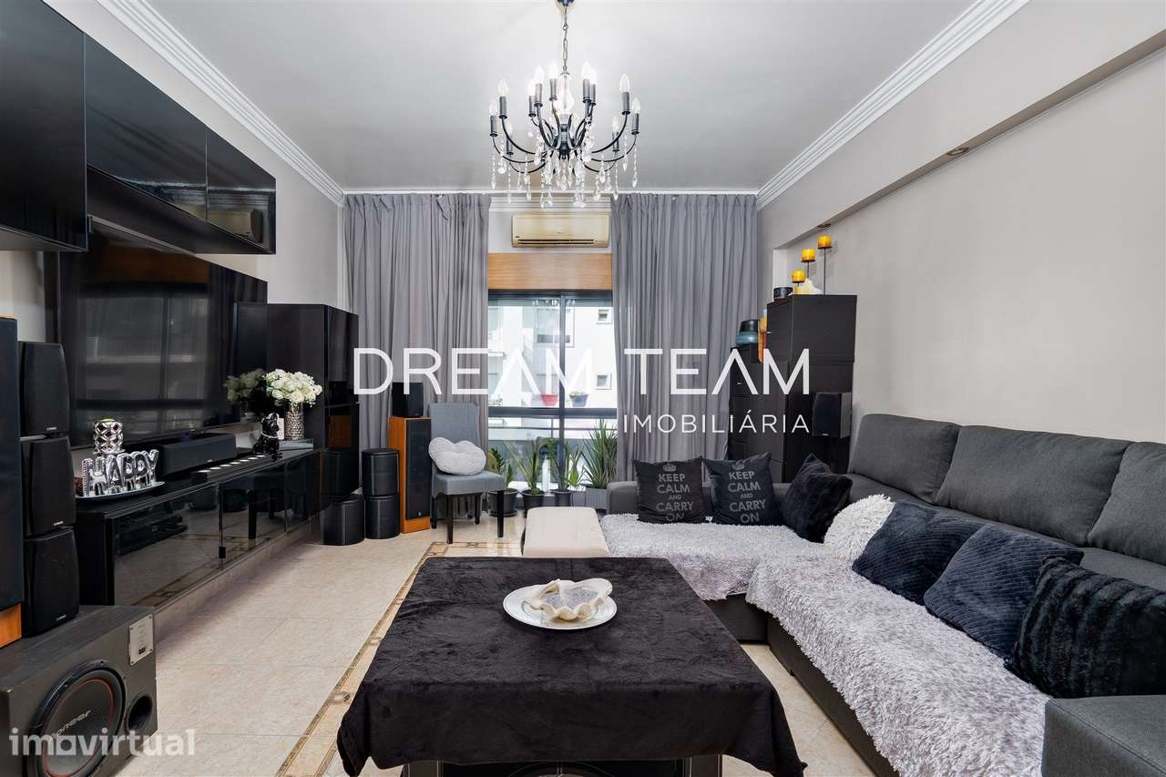 Apartamento T2 Laranjeiro - Almada - Grande imagem: 2/25