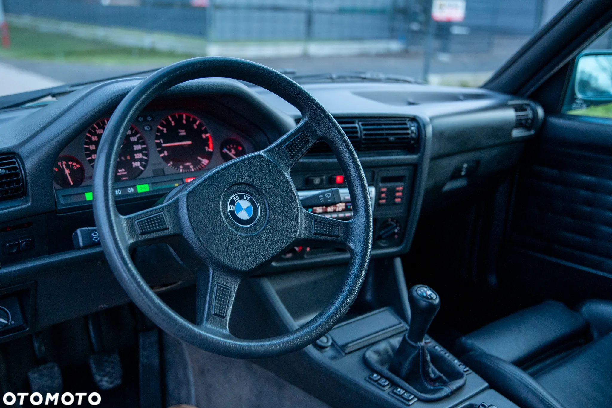 BMW Seria 3 318i - 25